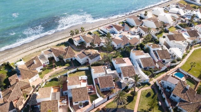 3 sypialnia Willa na sprzedaż w Bahía Dorada, Estepona - 1 350 000 € (Ref: 8742706)
