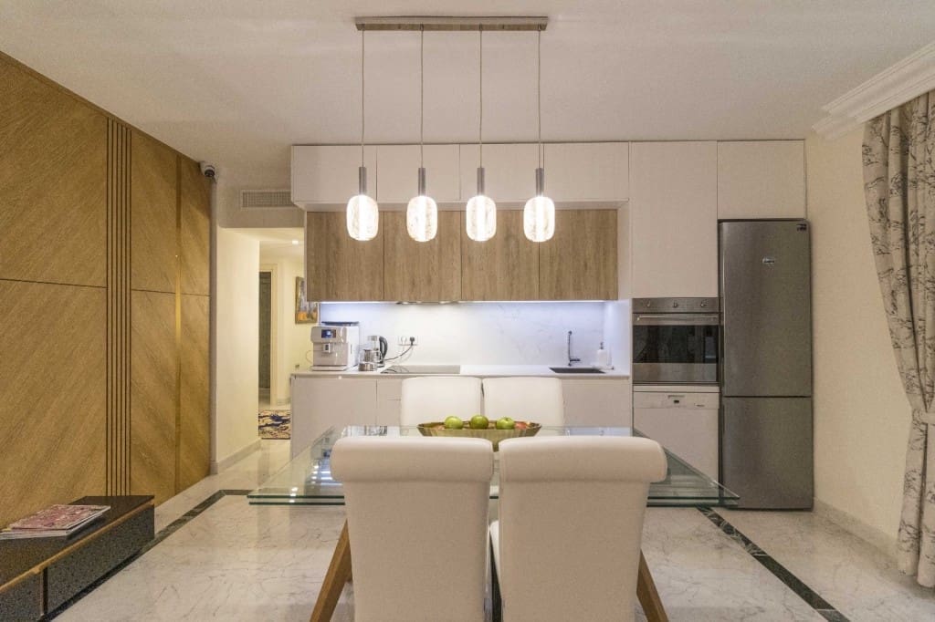 3 bedroom Apartment for sale in Puerto Banus - € 1,100,000 (Ref: 8742707)