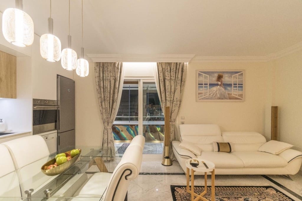 3 bedroom Apartment for sale in Puerto Banus - € 1,100,000 (Ref: 8742707)