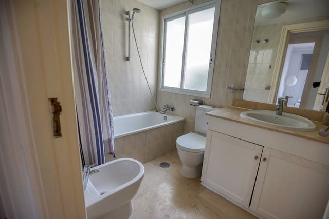 2 makuuhuone Huoneisto myytävänä paikassa Marbella - 395 000 € (Ref: 8742711)