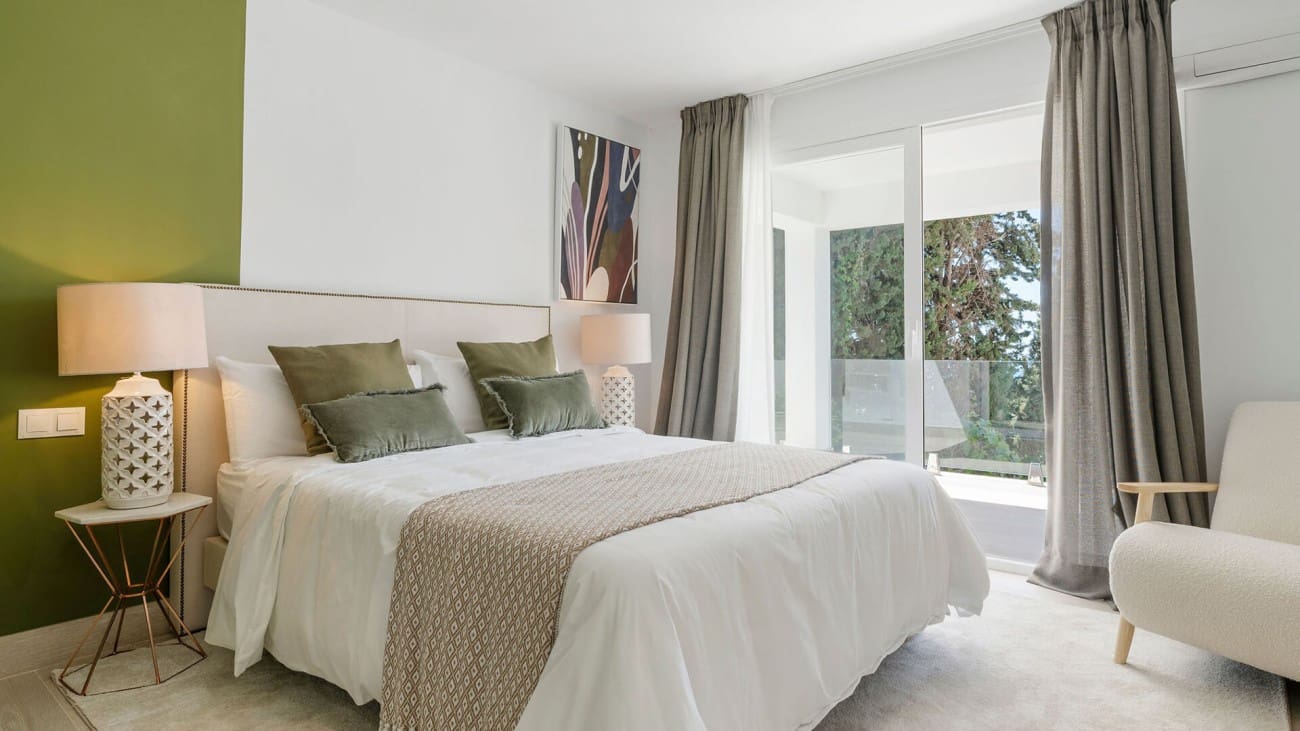 5 bedroom Villa for sale in Marbella with pool - € 2,490,000 (Ref: 8744486)