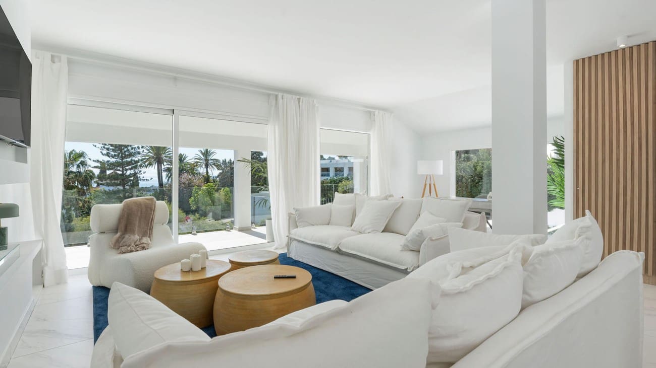 5 bedroom Villa for sale in Marbella with pool - € 2,490,000 (Ref: 8744486)