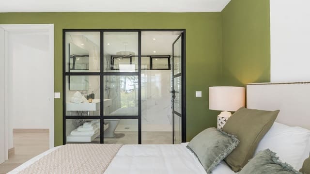 5 bedroom Villa for sale in Marbella with pool - € 2,490,000 (Ref: 8744486)