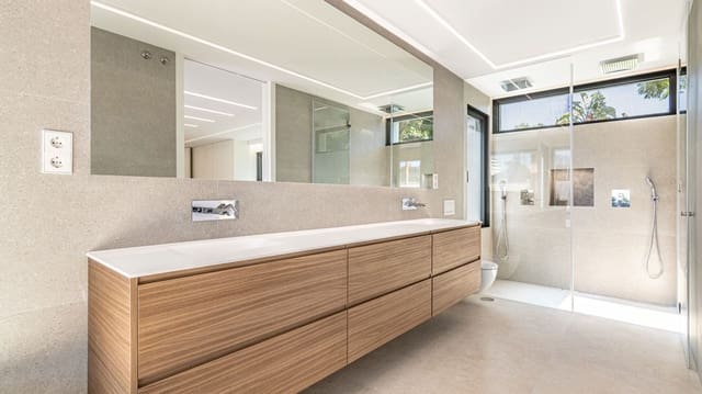 4 bedroom Villa for sale in Marbella with pool - € 2,850,000 (Ref: 8776868)