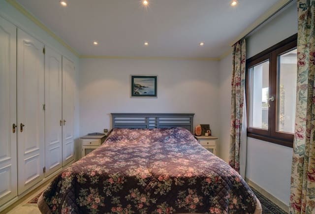 5 soverom Villa til salgs i Costalita, Estepona med svømmebasseng - € 2 400 000 (Ref: 8820702)