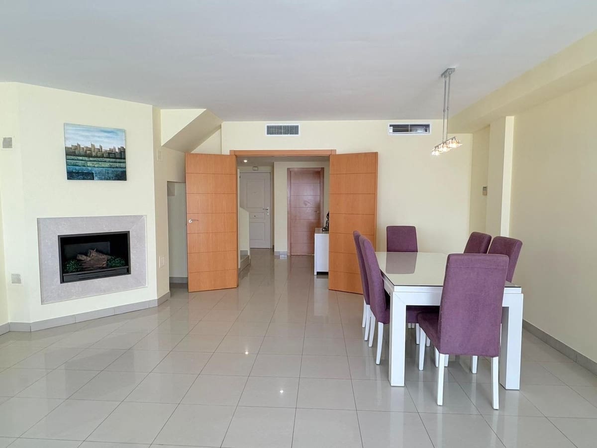 3 bedroom Townhouse for sale in Nueva Andalucia with pool - € 460,000 (Ref: 8823037)