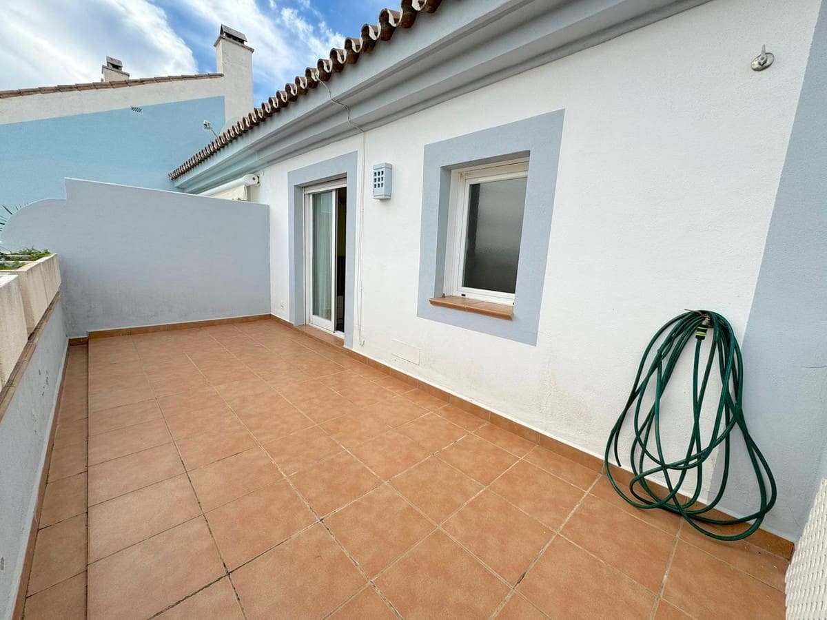 3 bedroom Townhouse for sale in Nueva Andalucia with pool - € 460,000 (Ref: 8823037)