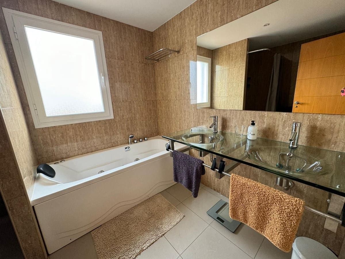 3 bedroom Townhouse for sale in Nueva Andalucia with pool - € 460,000 (Ref: 8823037)