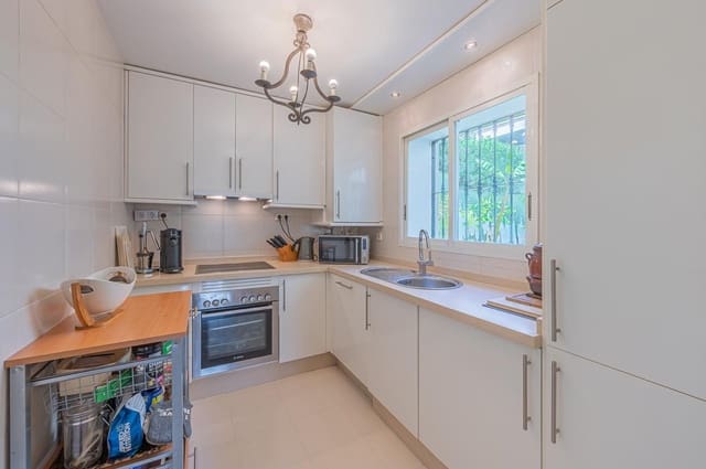 3 bedroom Apartment for sale in Benahavís pueblo, Benahavís with pool - € 399,000 (Ref: 8826542)