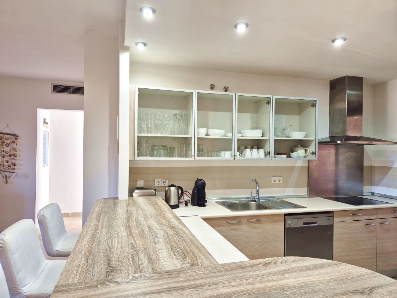 2 bedroom Apartment for sale in Estepona with pool - € 397,000 (Ref: 8837560)