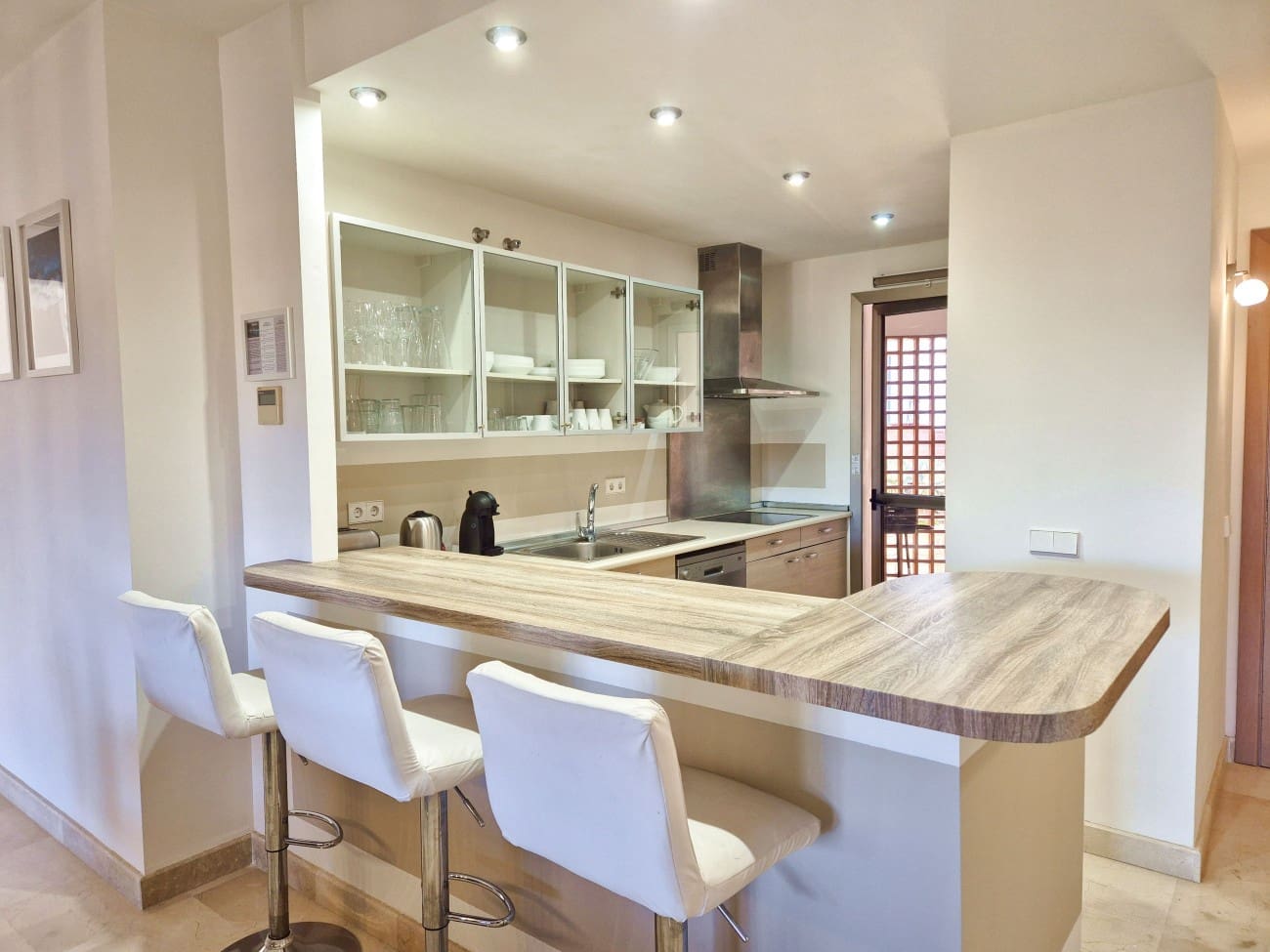 2 bedroom Apartment for sale in Estepona with pool - € 397,000 (Ref: 8837560)