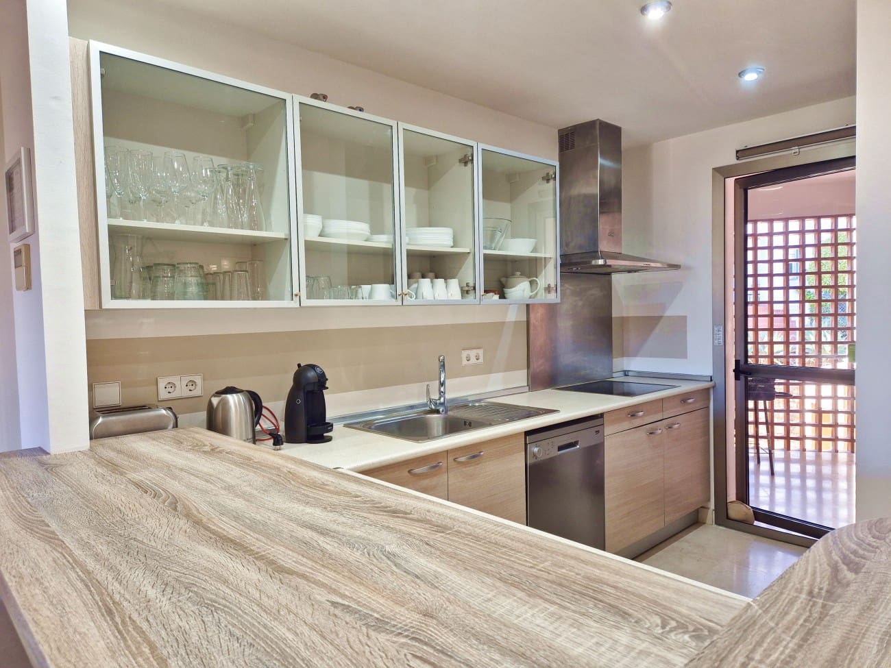 2 bedroom Apartment for sale in Estepona with pool - € 397,000 (Ref: 8837560)