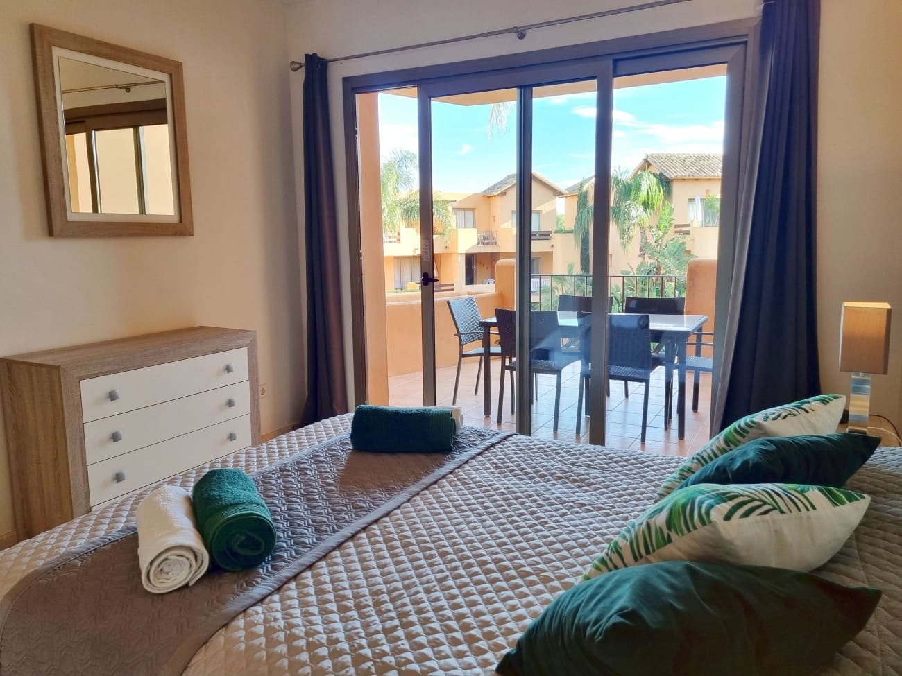 2 bedroom Apartment for sale in Estepona with pool - € 397,000 (Ref: 8837560)