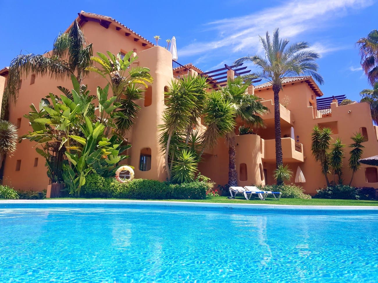 2 bedroom Apartment for sale in Estepona with pool - € 397,000 (Ref: 8837560)