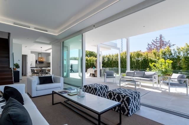 4 makuuhuone Huvila myytävänä paikassa Marbella mukana uima-altaan - 1 950 000 € (Ref: 8840309)