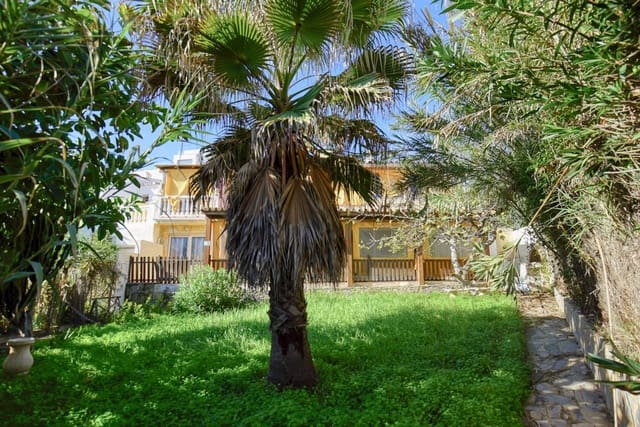 4 soveværelse Villa til salg i Estepona - € 595.000 (Ref: 8856639)