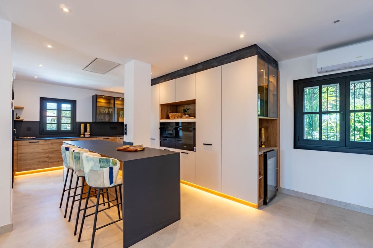 6 sovrum Villa till salu i Marbella - 2 250 000 € (Ref: 9080772)