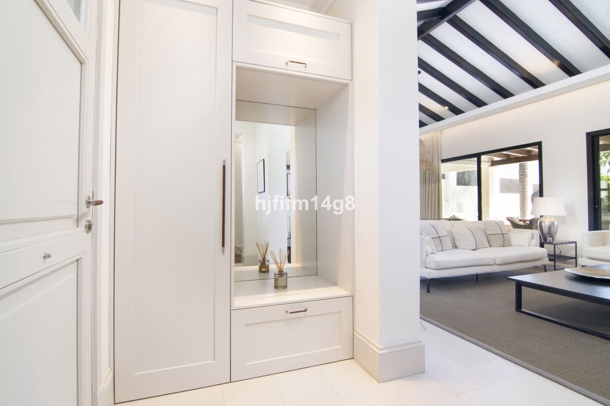 3 soverom Villa til salgs i Nueva Andalucia - € 2 295 000 (Ref: 9080773)