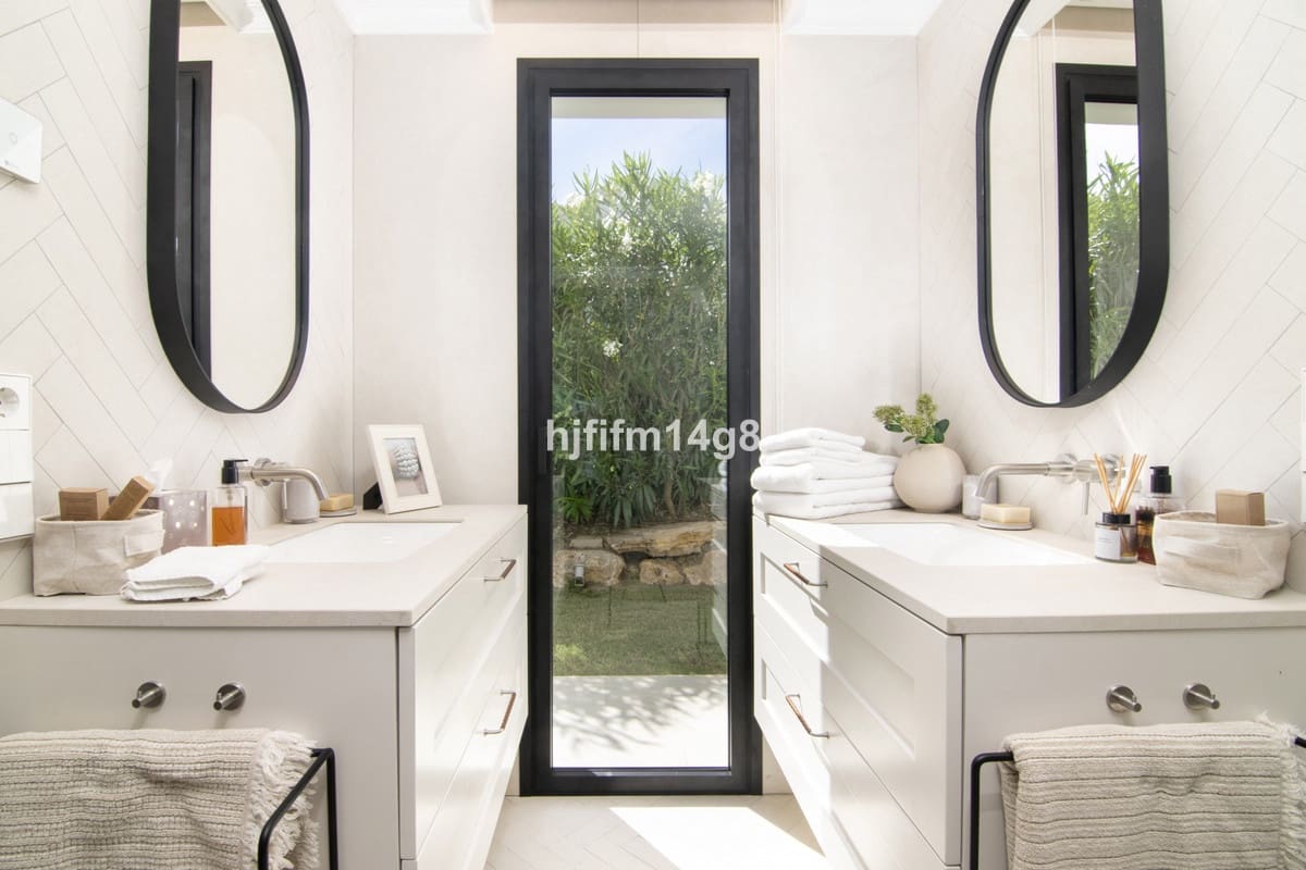 3 soverom Villa til salgs i Nueva Andalucia - € 2 295 000 (Ref: 9080773)