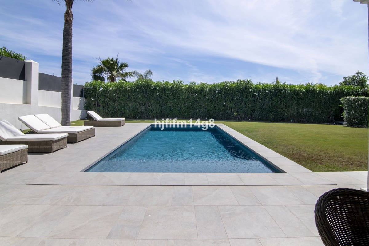 3 soverom Villa til salgs i Nueva Andalucia - € 2 295 000 (Ref: 9080773)
