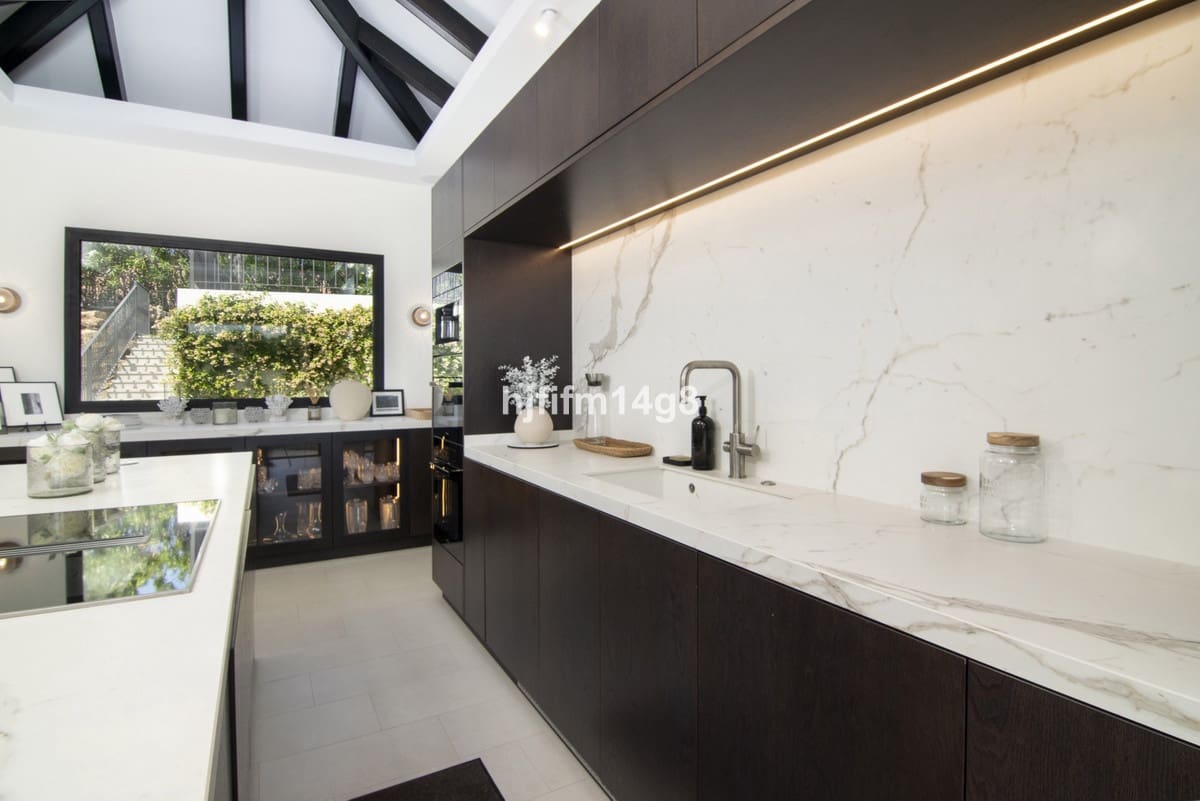 3 soverom Villa til salgs i Nueva Andalucia - € 2 295 000 (Ref: 9080773)