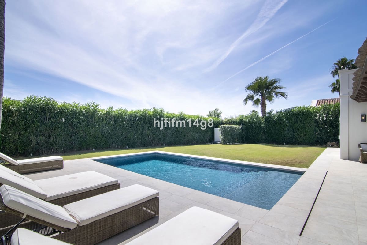 3 soverom Villa til salgs i Nueva Andalucia - € 2 295 000 (Ref: 9080773)