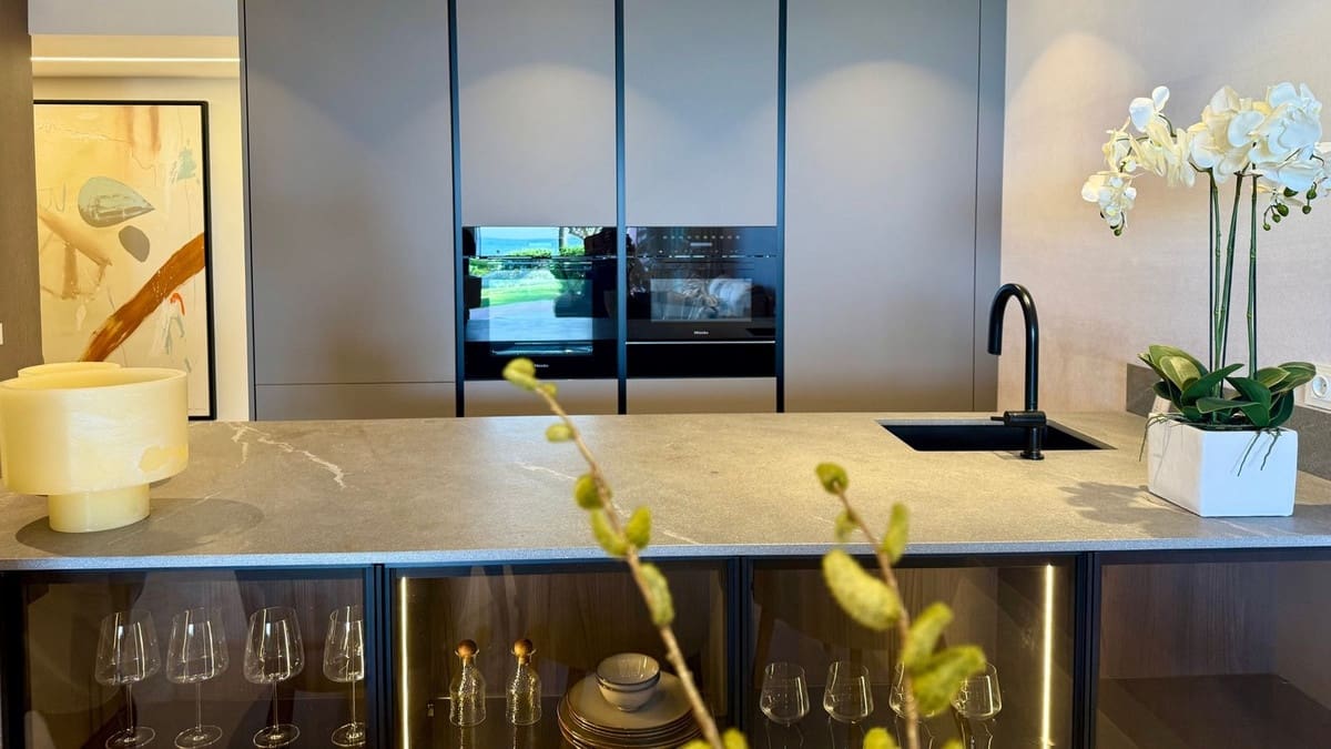 3 bedroom Apartment for sale in New Golden Mile with garage - € 2,350,000 (Ref: 9080776)