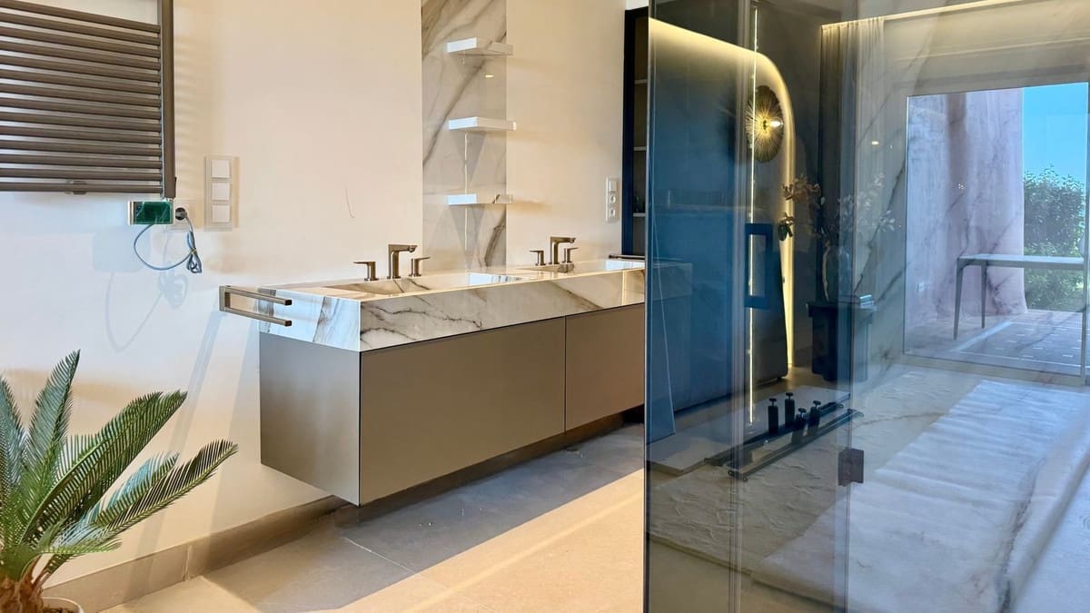 3 bedroom Apartment for sale in New Golden Mile with garage - € 2,350,000 (Ref: 9080776)