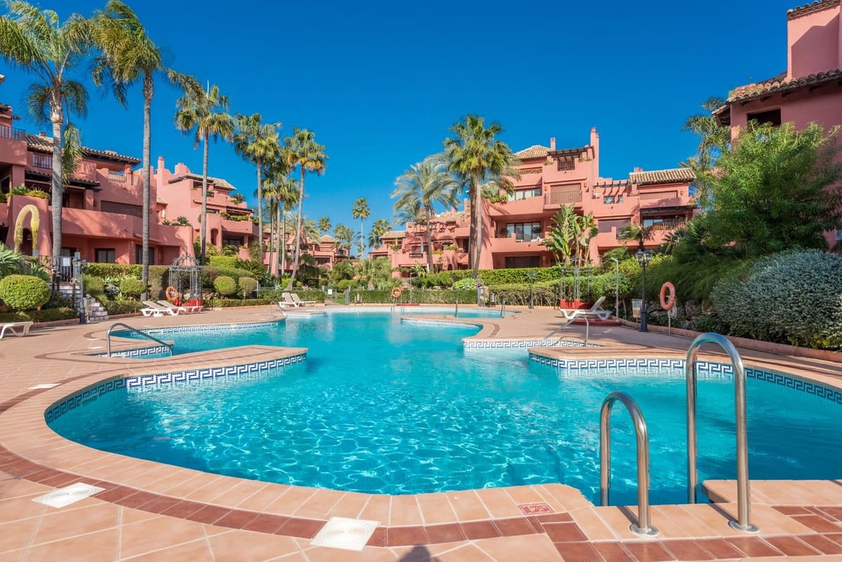 3 bedroom Apartment for sale in New Golden Mile with garage - € 2,350,000 (Ref: 9080776)