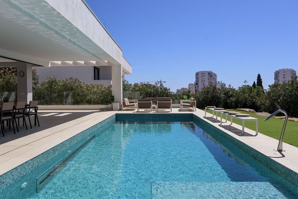 6 soveværelse Villa til salg i Benalmadena - € 2.350.000 (Ref: 9080778)