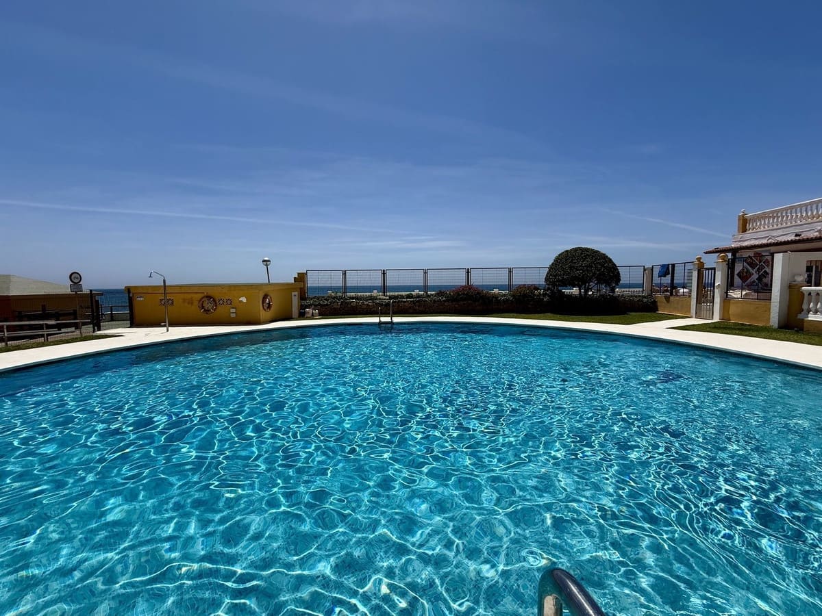 1 bedroom Apartment for sale in Calahonda - € 239,000 (Ref: 9080785)