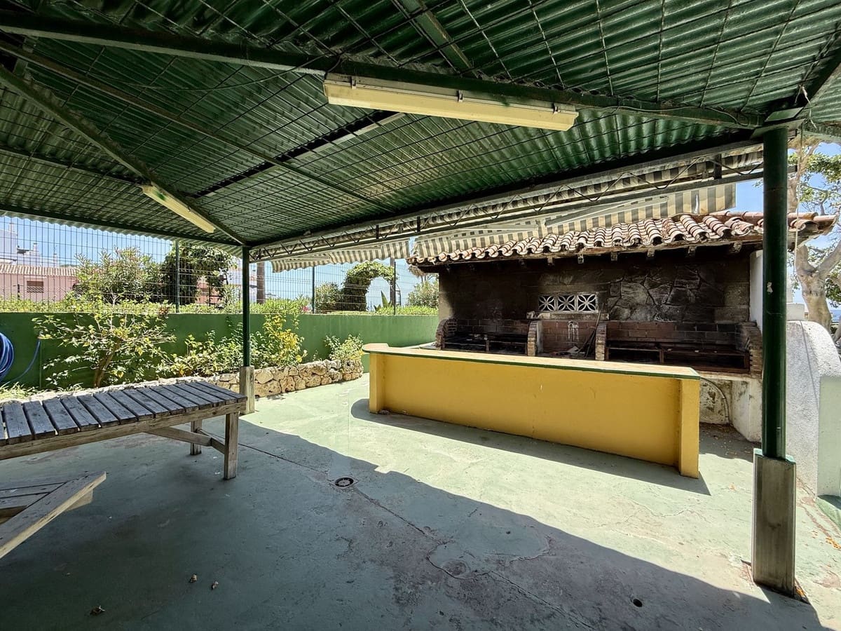 1 bedroom Apartment for sale in Calahonda - € 239,000 (Ref: 9080785)