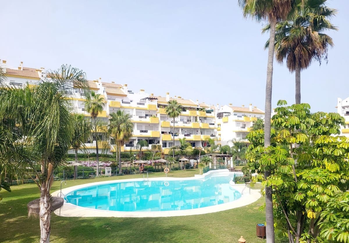 Apartamento de 2 habitaciones en La Cala de Mijas en venta - 240.000 € (Ref: 9080791)