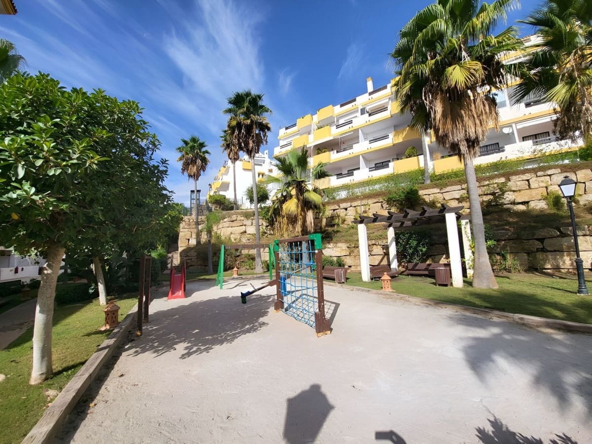 Apartamento de 2 habitaciones en La Cala de Mijas en venta - 240.000 € (Ref: 9080791)