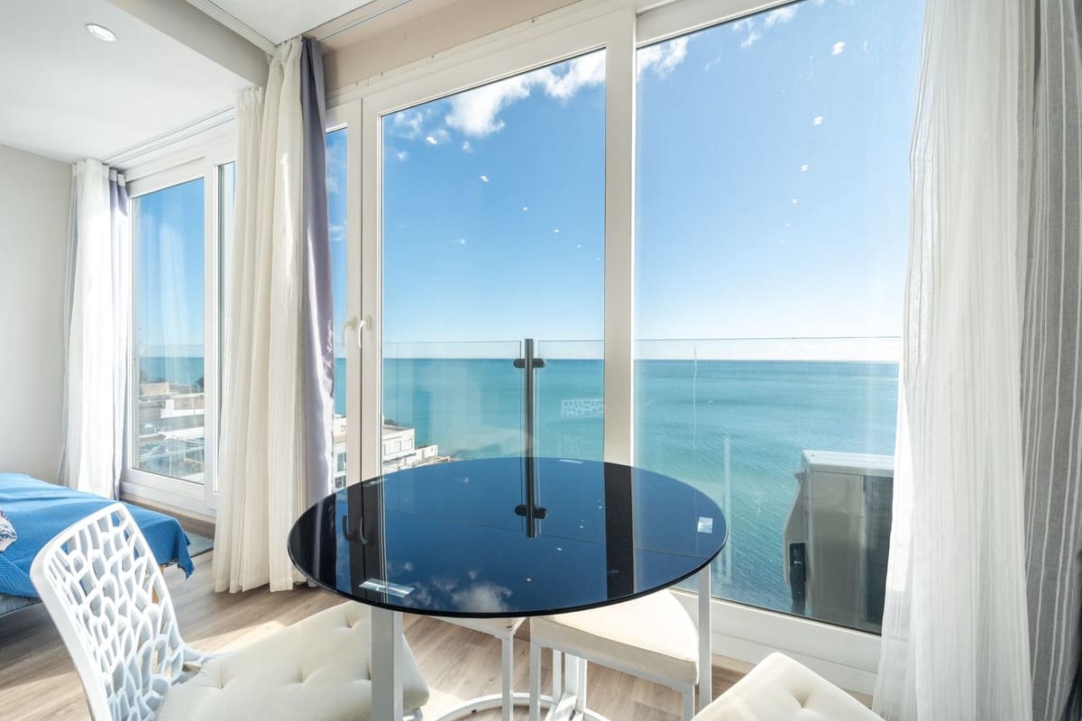 Lejlighed til salg i Benalmadena - € 240.000 (Ref: 9080792)