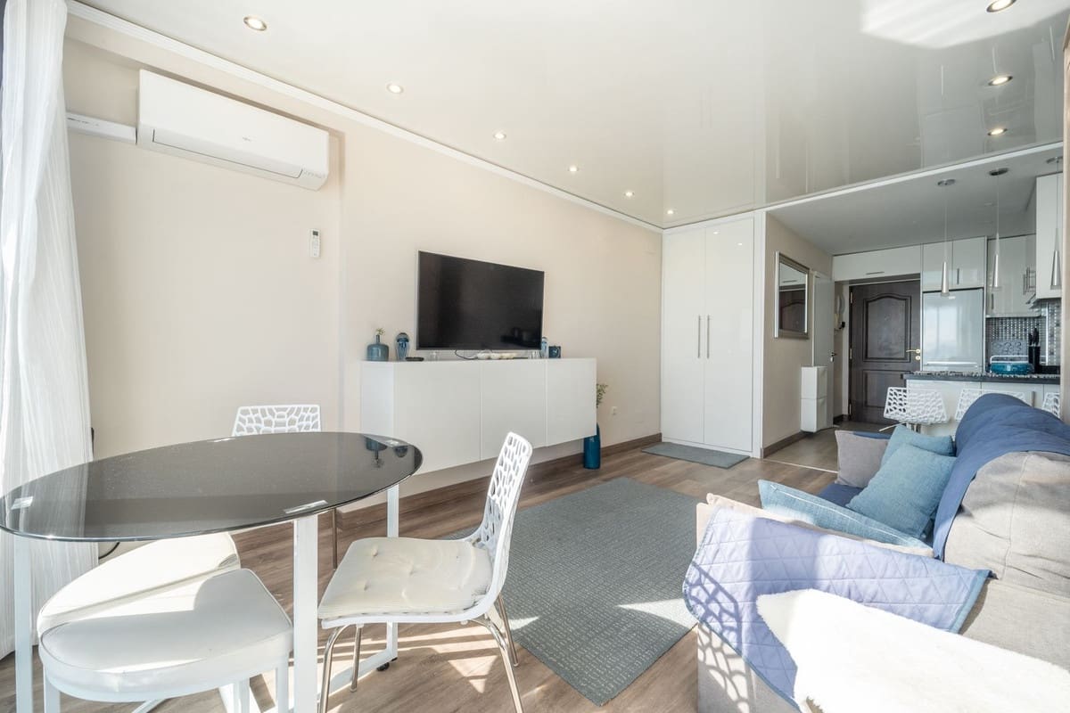 Lejlighed til salg i Benalmadena - € 240.000 (Ref: 9080792)