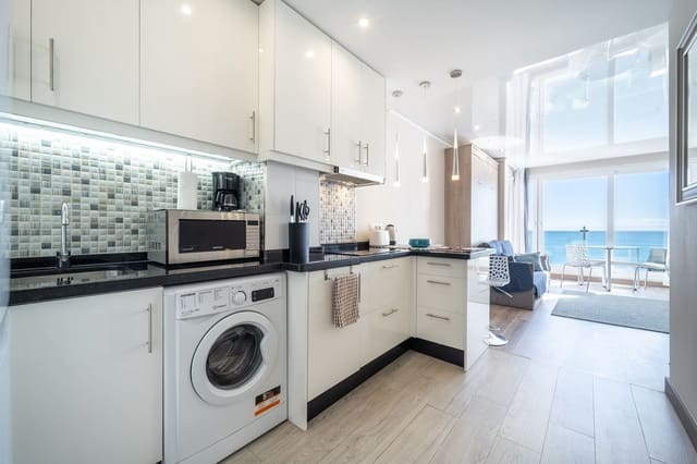 Lejlighed til salg i Puerto Marina, Benalmádena - € 240.000 (Ref: 9080792)