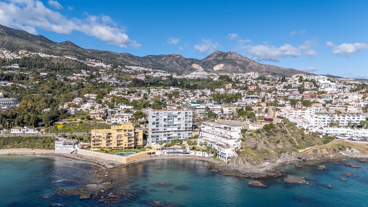 Lejlighed til salg i Benalmadena - € 240.000 (Ref: 9080792)