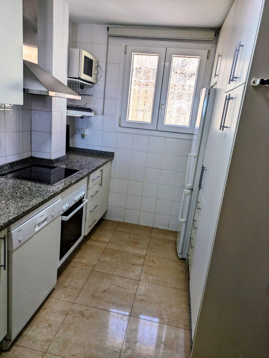 2 slaapkamer Appartement te koop in Manilva - € 233.000 (Ref: 9080801)