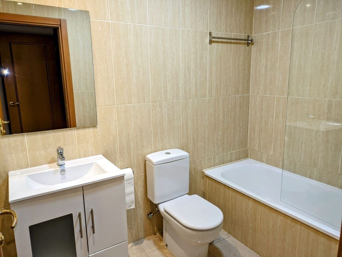 2 slaapkamer Appartement te koop in Manilva - € 233.000 (Ref: 9080801)