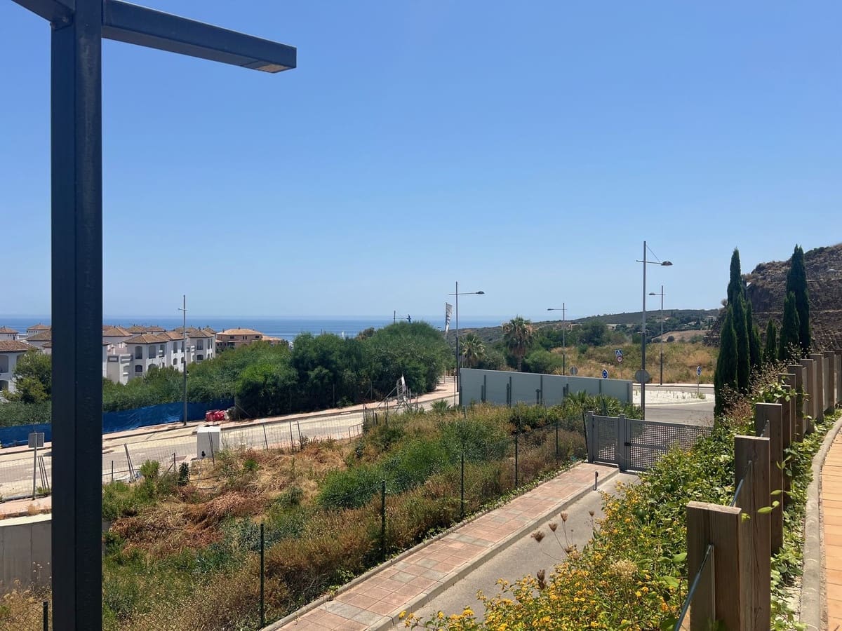 3 soveværelse Lejlighed til salg i Manilva - € 239.500 (Ref: 9080806)