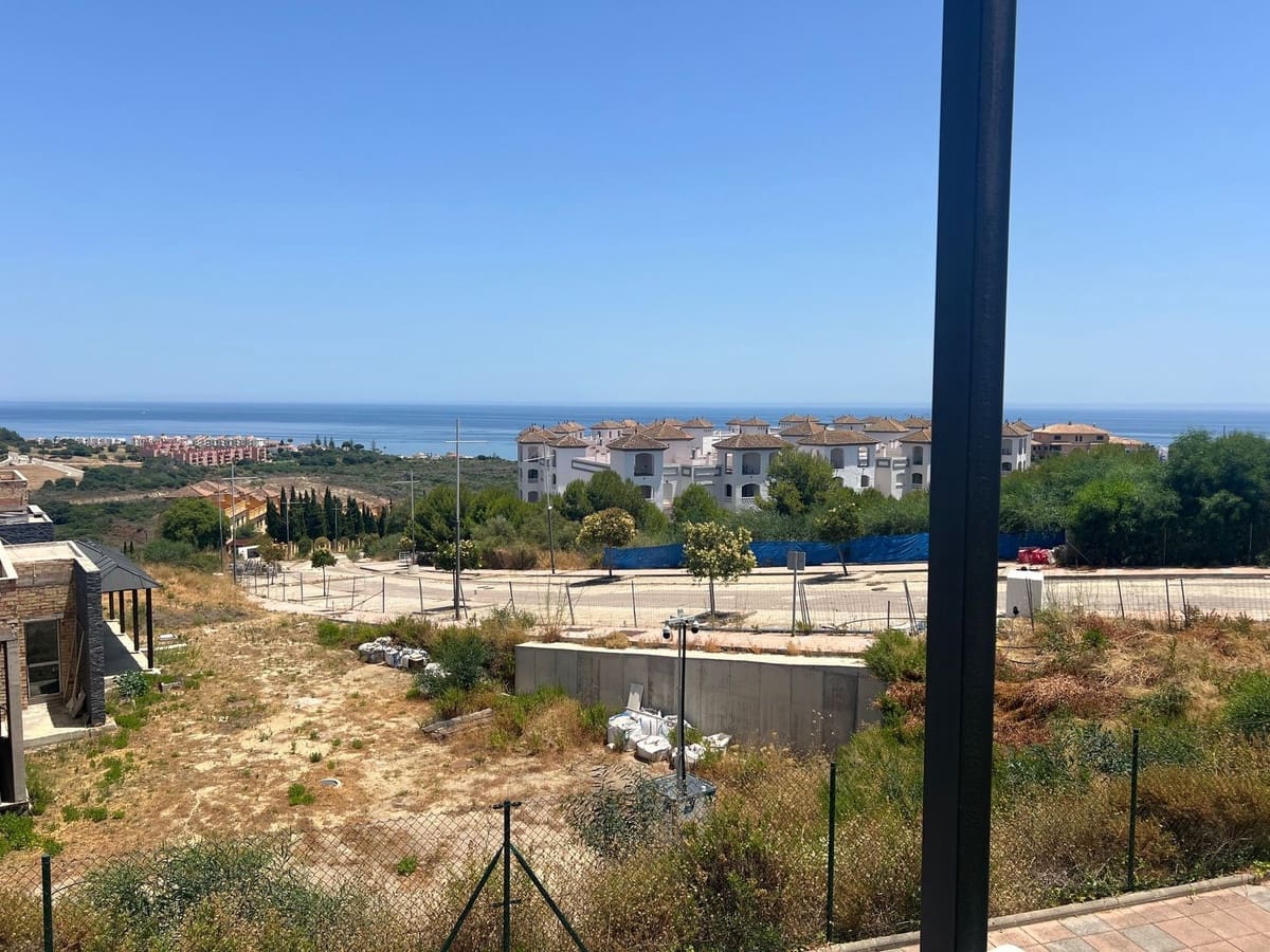 3 soveværelse Lejlighed til salg i Manilva - € 239.500 (Ref: 9080806)