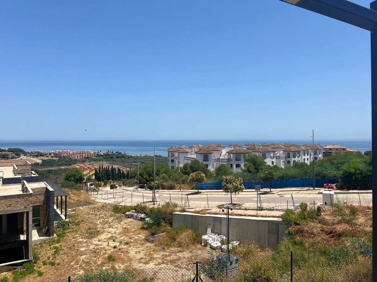 3 soveværelse Lejlighed til salg i Manilva - € 239.500 (Ref: 9080806)