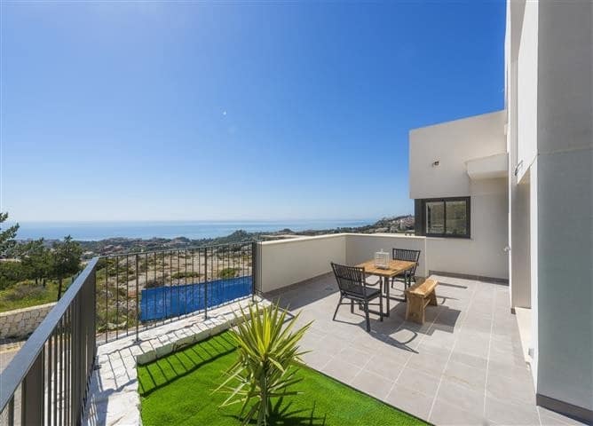 2 sovrum Lägenhet till salu i Marbella med garage - 222 000 € (Ref: 9080813)