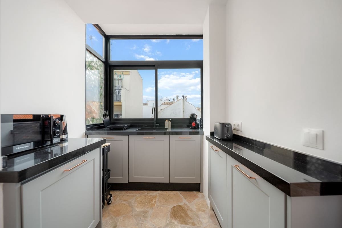 1 soverom Leilighet til salgs i Fuengirola - € 220 000 (Ref: 9080814)