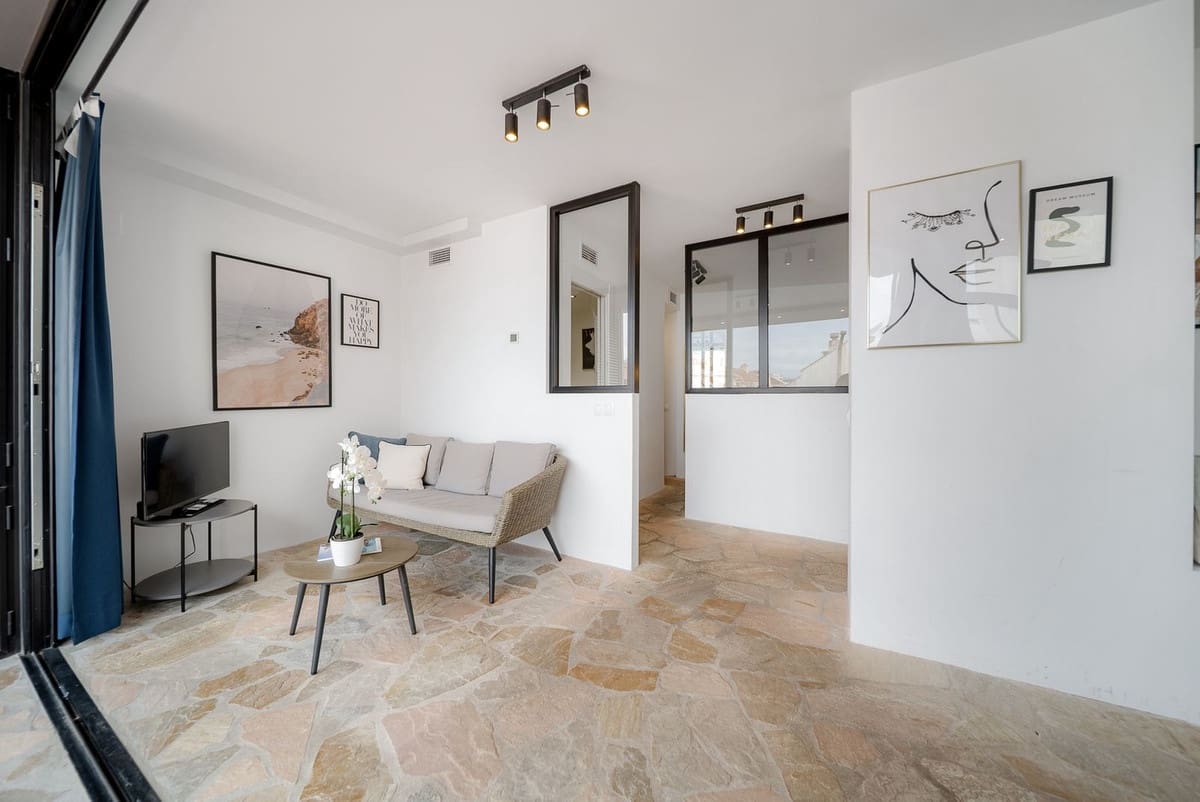 1 soverom Leilighet til salgs i Fuengirola - € 220 000 (Ref: 9080814)