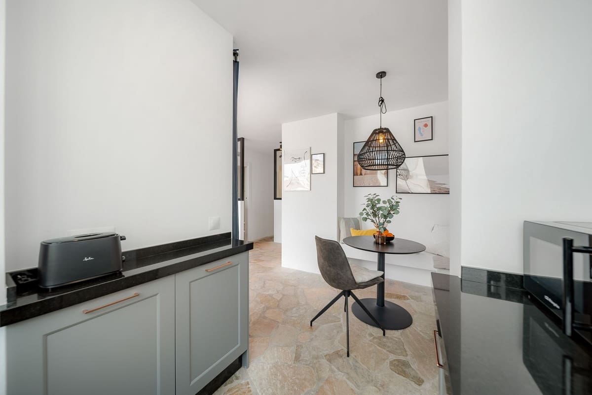 1 soverom Leilighet til salgs i Fuengirola - € 220 000 (Ref: 9080814)