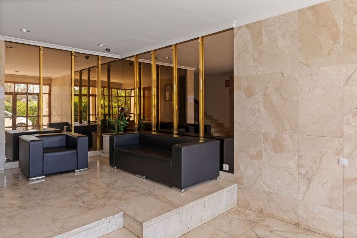 Apartment for sale in Nueva Andalucia - € 185,000 (Ref: 9080819)