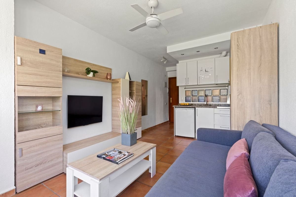 Apartment for sale in Nueva Andalucia - € 185,000 (Ref: 9080819)