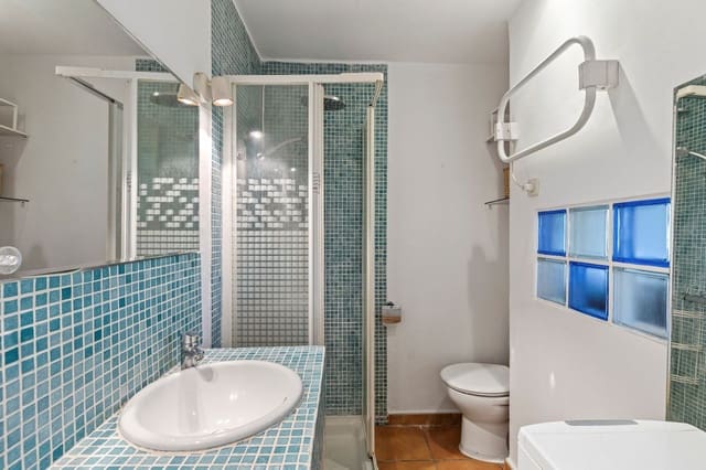 Apartment for sale in Nueva Andalucia, Marbella - € 185,000 (Ref: 9080819)